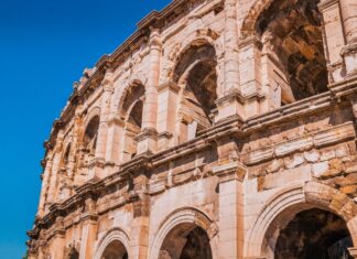 TRAVEL CONFIDENTIAL: benvenuti a Roma. Anzi, a Nîmes