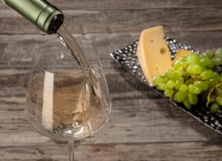 Ecco come scegliere i migliori VINI BIANCHI se non si è intenditori