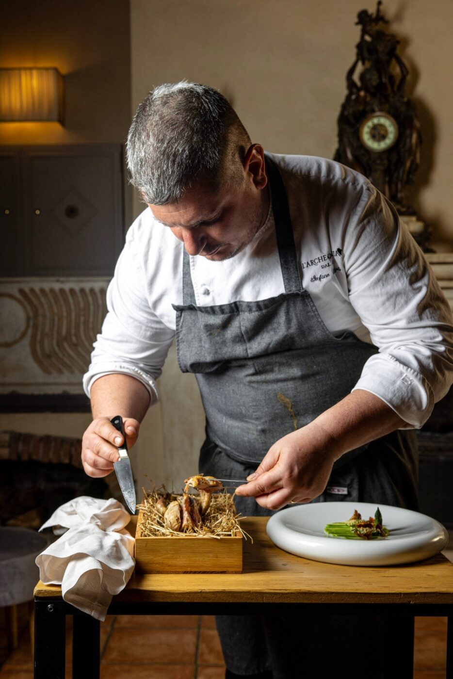 16.Chef-Stefano-Ruzzoli_LArcheologia-Prive