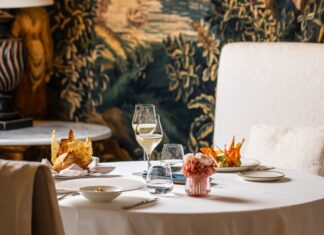 Mangiare all’interno di un antico MONASTERO