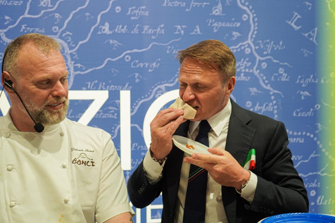 2.Il-Ministro-Lollobrigida-e-Gabriele-Bonci_Tuttofood-2025