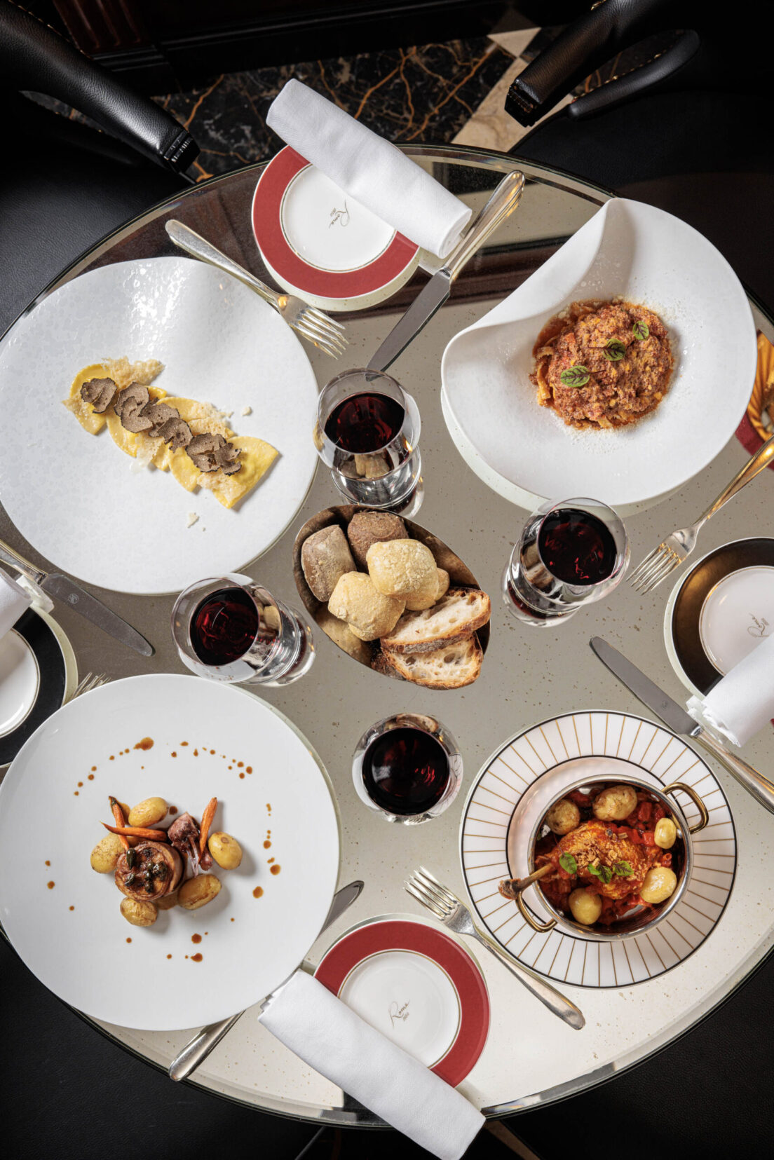 10.Il-Pranzo-della-Domenica_Cafe-Romano_Hotel-dInghilterra_Roma