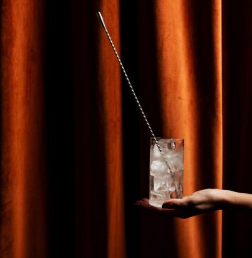 Da FOLLIS la drink list diventa un magazine cinematografico